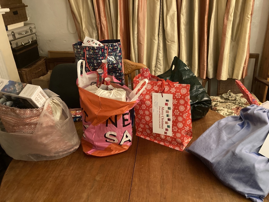 PELICAN PARCELS XMAS PRESENTS